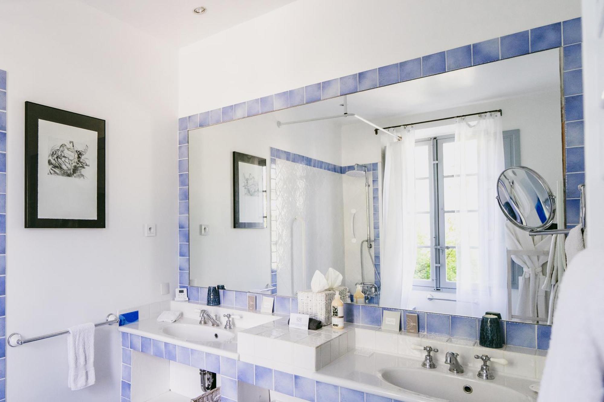 Bastide Rose Hotel Le Thor Exterior photo