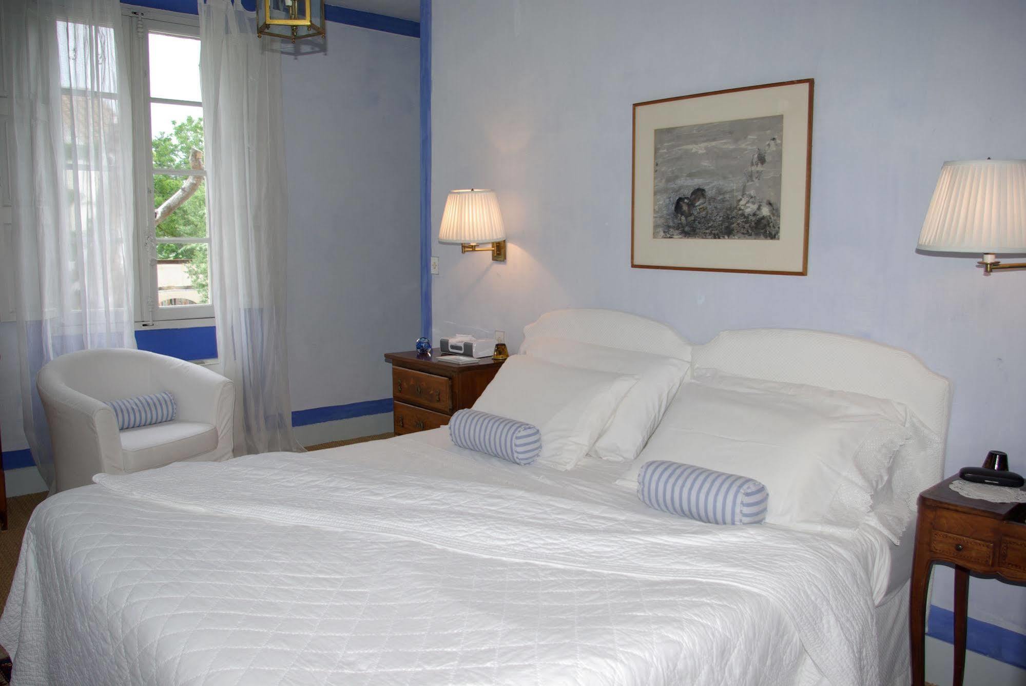 Bastide Rose Hotel Le Thor Exterior photo